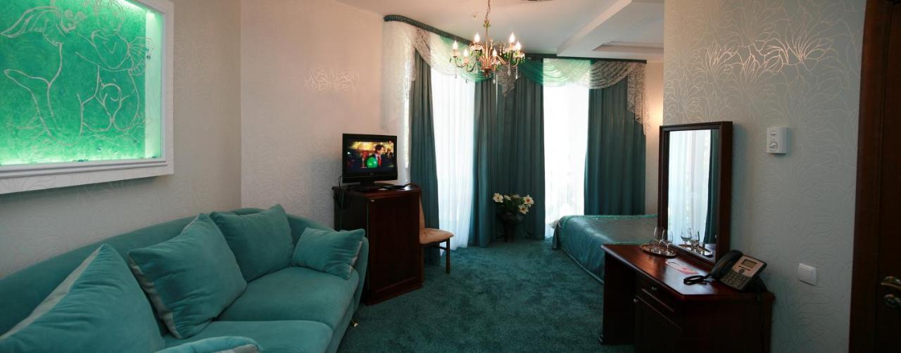 Optima Collection Park Hotel Ivano-Frankivsk Exteriér fotografie