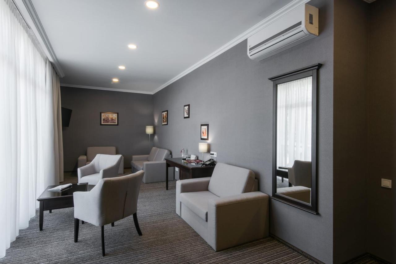 Optima Collection Park Hotel Ivano-Frankivsk Exteriér fotografie